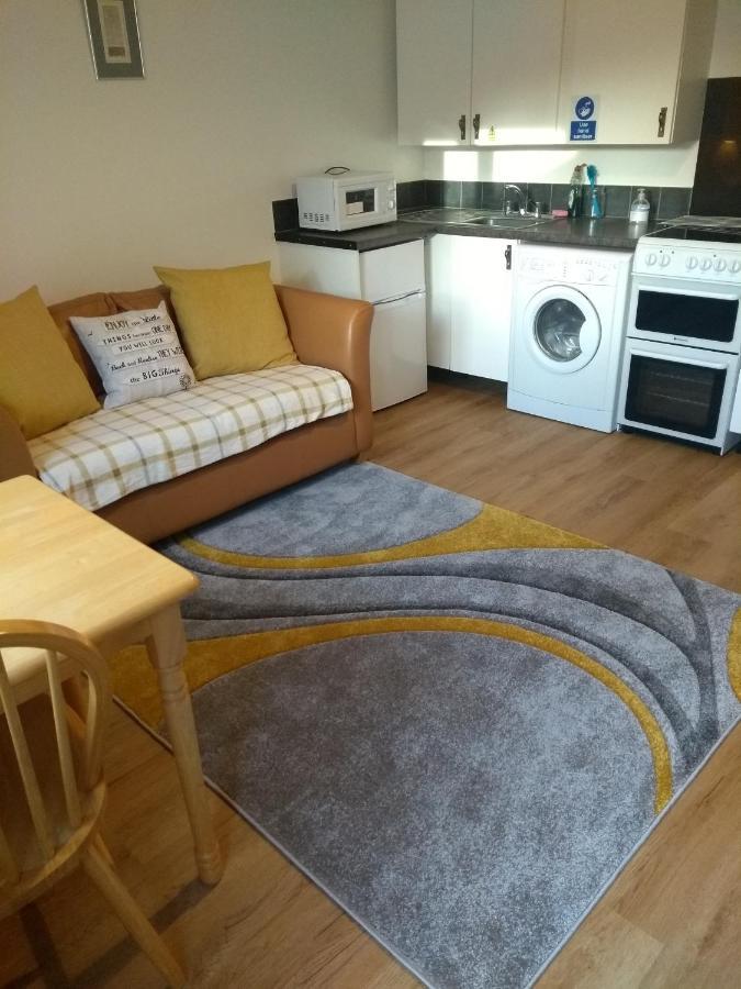 Garden Apartment *